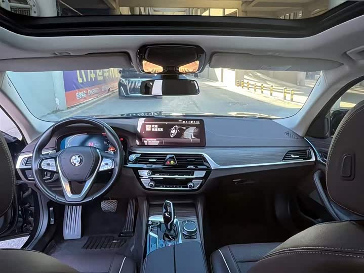 BMW 5-Series 2021 530 Li x Drive — фото 11