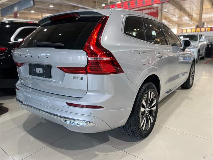 Volvo XC60 2022 B 5 4 WD — фото 6