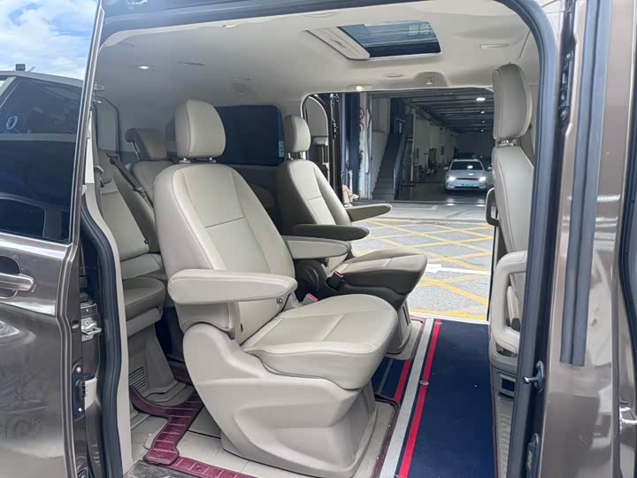 Ford Tourneo — фото 13