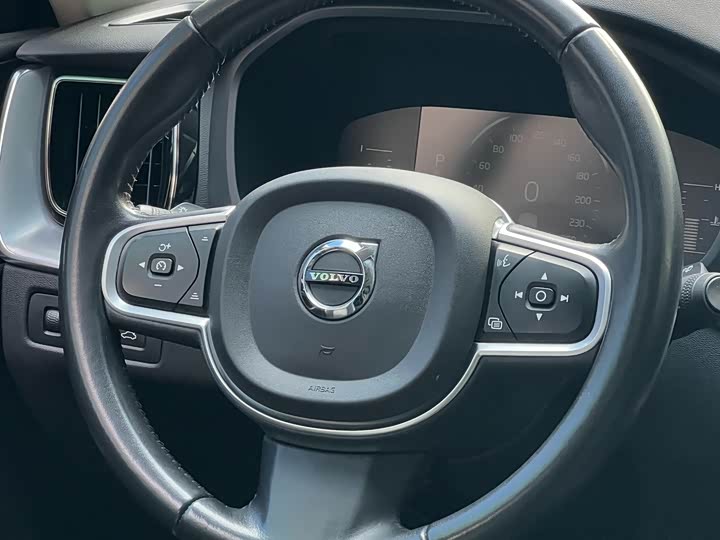 Volvo XC60 2019 T 5 4 WD VI — фото 11