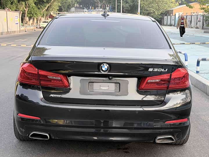 BMW 5-Series 2017 528 Li Leading — фото 15
