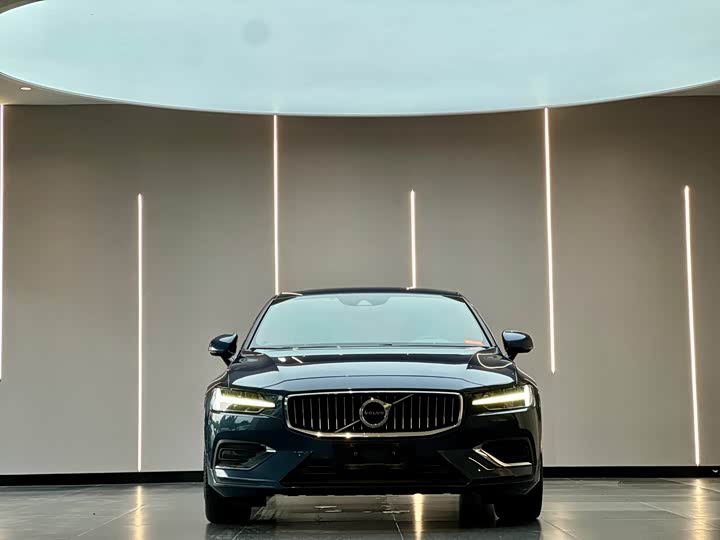 Volvo S60 2021 T 4 — фото 2