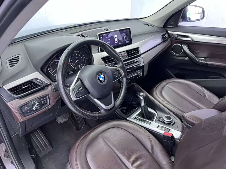 BMW X1 2016 s Drive 18 Li — фото 7