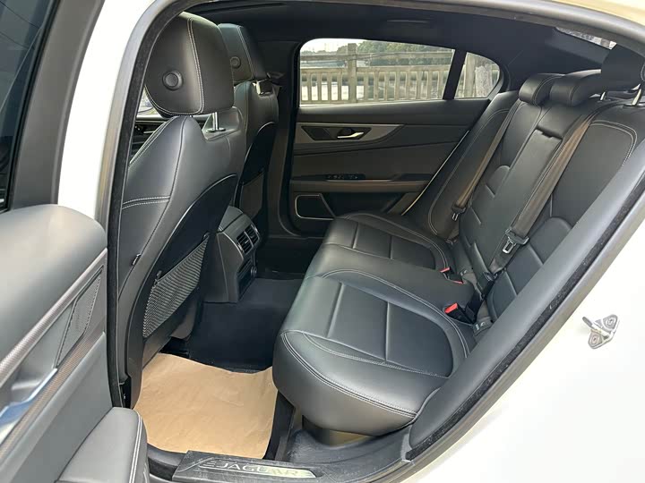 Jaguar XEL 2021 2.0 T 200 PS R-DYNAMIC — фото 8