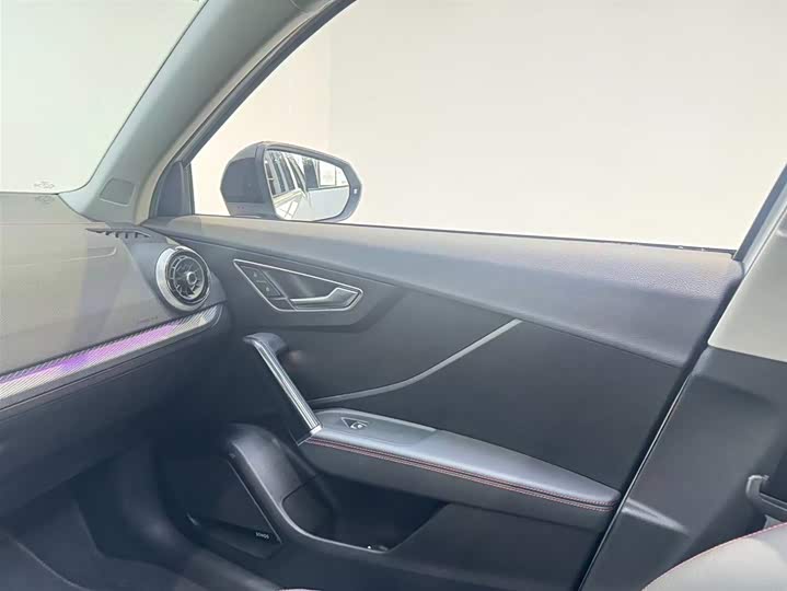 Audi Q2L 2024 35 TFSI — фото 14