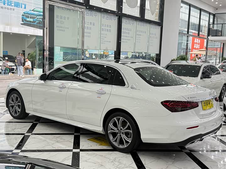 Mercedes-Benz E-Class 2021 E 300 L — фото 15