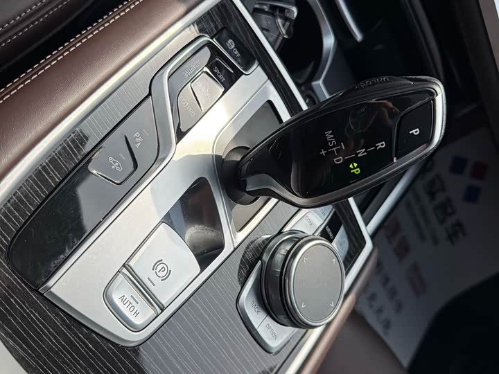 BMW 7-Series 2018 740 Li Leading M — фото 11