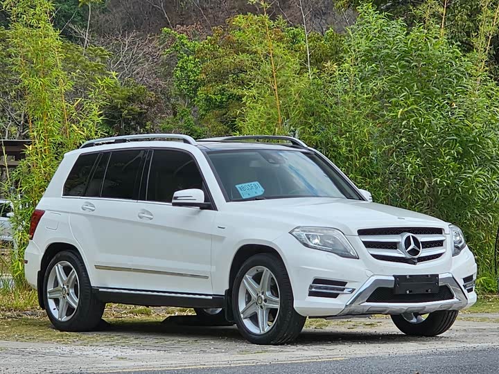 Mercedes-Benz GLK-Class 2015 GLK 300 4 MATIC Luxury — фото 3