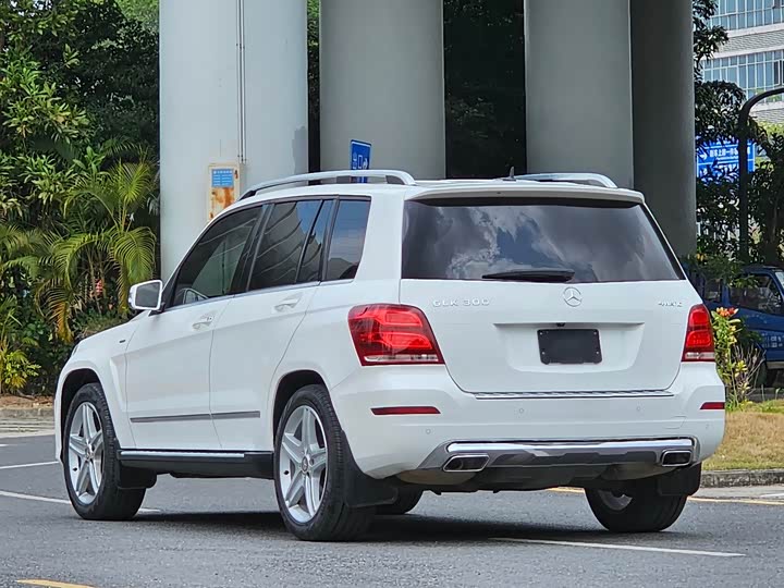 Mercedes-Benz GLK-Class 2015 GLK 300 4 MATIC Luxury — фото 9