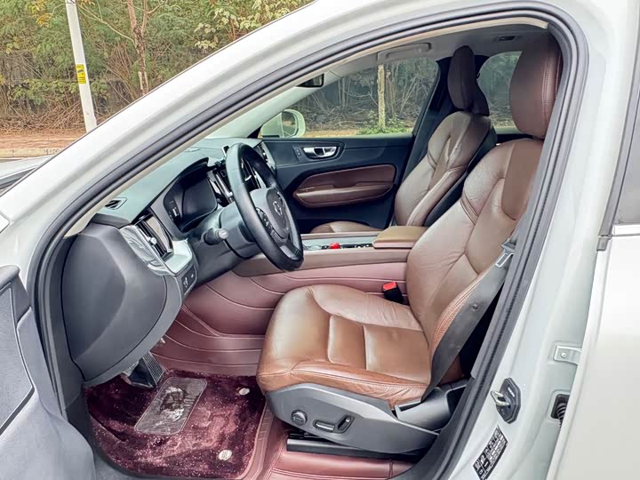 Volvo XC60 2019 T 5 4 WD VI — фото 7