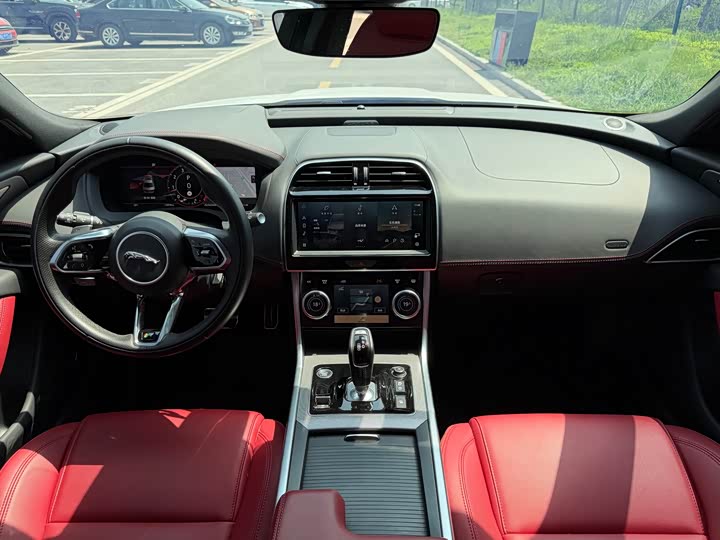 Jaguar XEL 2024 2.0 T 250 PS R-DYNAMIC S — фото 12