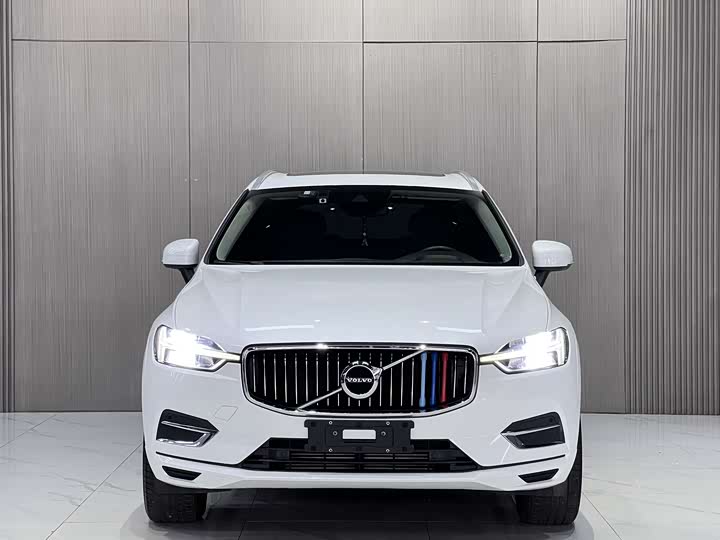 Volvo XC60 2020 T 5 4 WD — фото 2