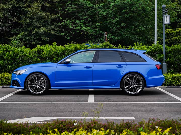Audi RS6 2018 RS 6 4.0 T Avant — фото 39