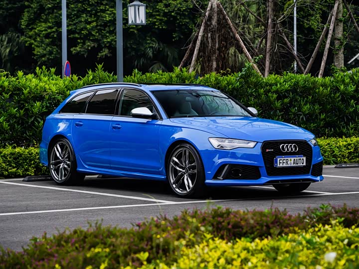 Audi RS6 2018 RS 6 4.0 T Avant — фото 35