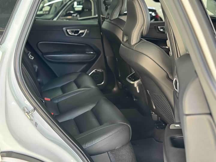 Volvo XC60 2019 T 5 4 WD VI — фото 10