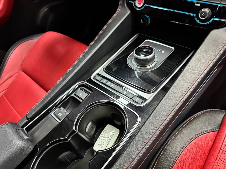 Jaguar F-PACE 2016 2.0 T 2 WDR-Sport — фото 22