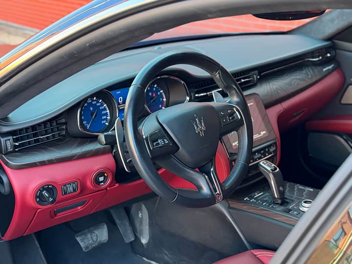 Maserati Quattroporte — фото 4