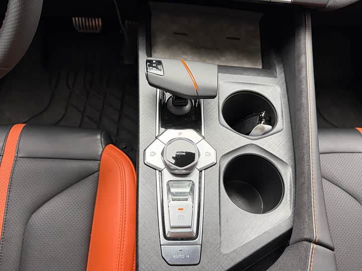 Changan UNI-V 2024 1.5 T Sport — фото 11