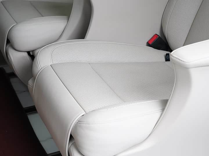 Mercedes-Benz V-Class 2022 V 260 — фото 20