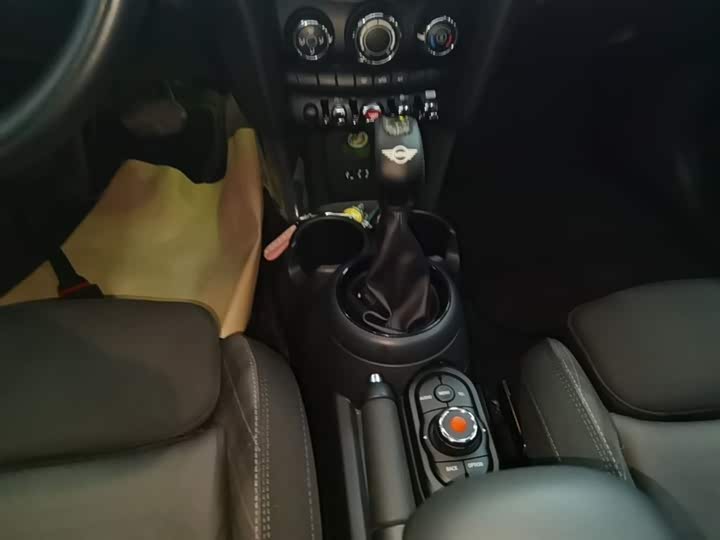 MINI Hatch — фото 14