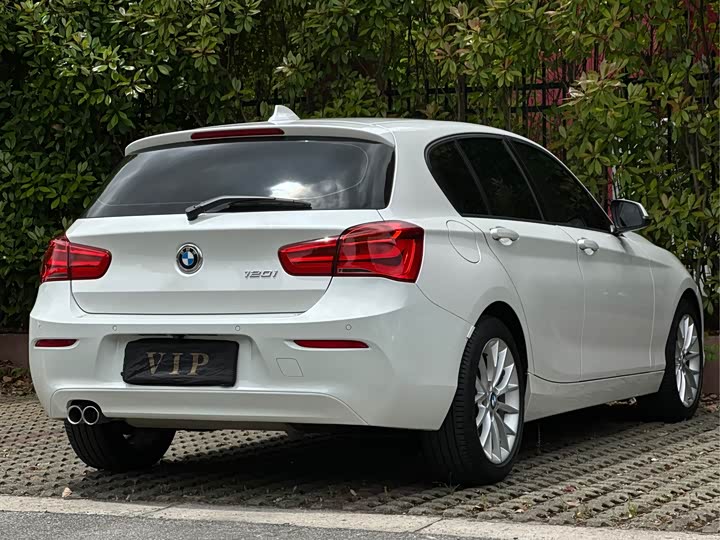 BMW 1-Series 2016 120i — фото 21