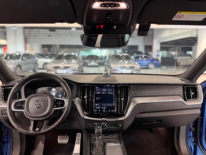 Volvo XC60 2018 T 5 4 WD — фото 12
