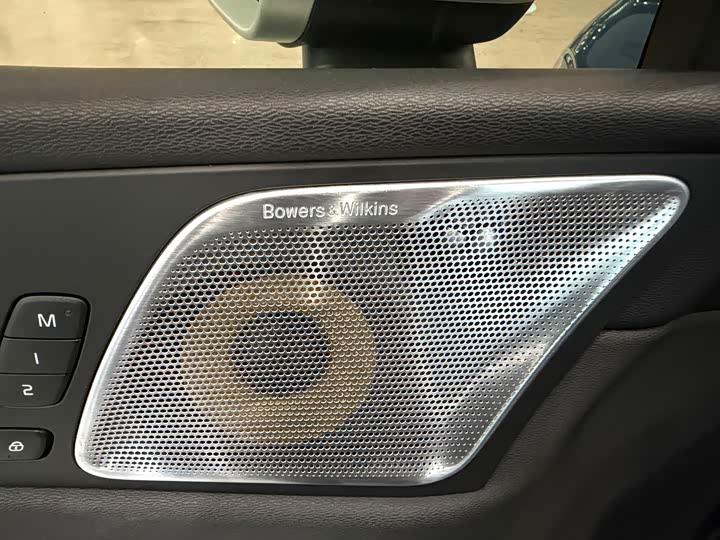 Volvo XC60 2018 T 5 4 WD — фото 18