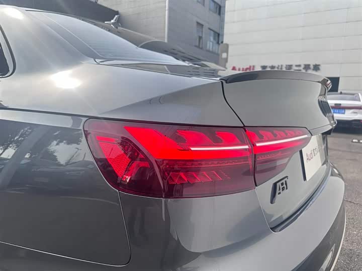Audi A4L 2024 40 TFSI quattro RS — фото 17