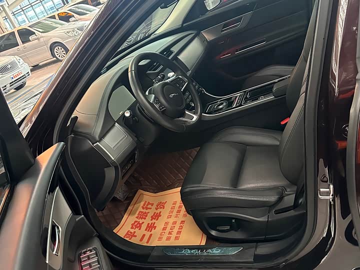 Jaguar XFL 2020 XFL 2.0 T P 200 2 WD — фото 9
