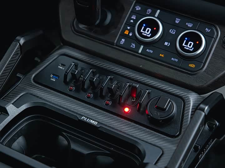 Land Rover Defender — фото 15