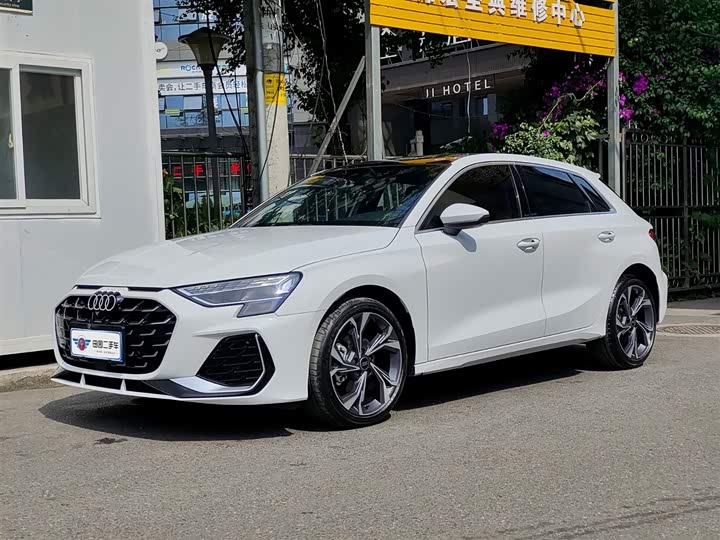 Audi A3 2025 Sportback 35 TFSI — фото 1