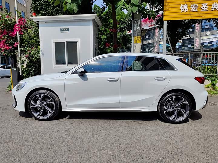 Audi A3 2025 Sportback 35 TFSI — фото 3