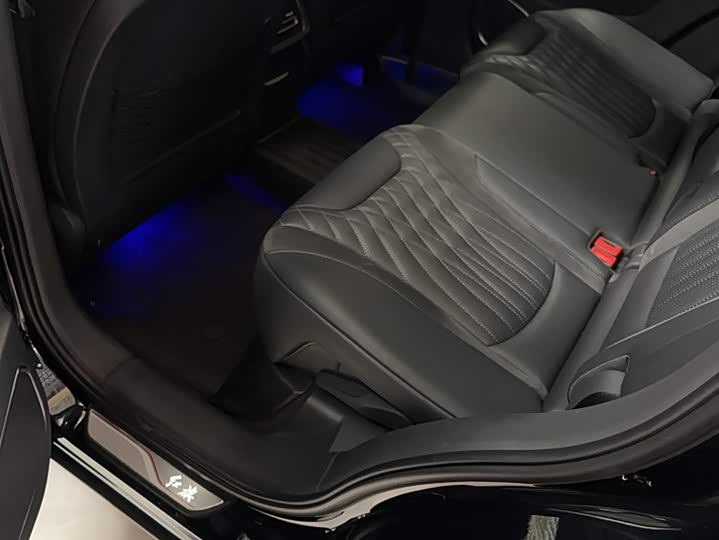 Hongqi HS5 2023 2.0 T Pro — фото 2