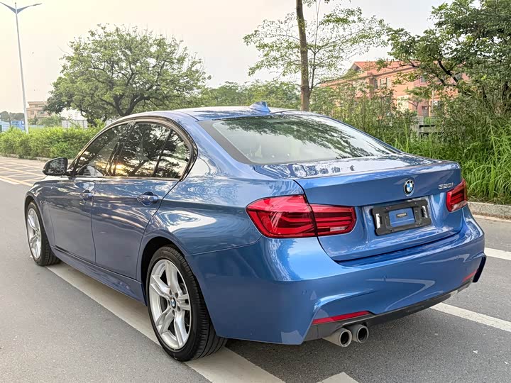 BMW 3-Series 2018 320i M — фото 9