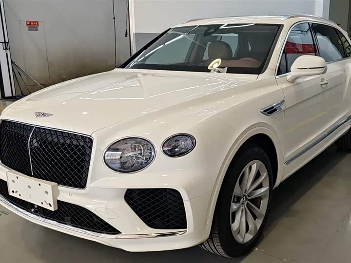 Bentley Bentayga — фото 1