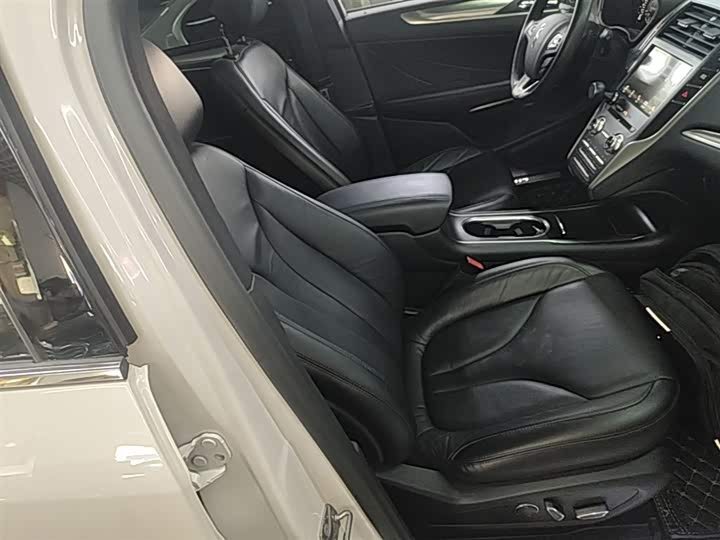Lincoln MKC 2019 2.0 T 2 WD VI — фото 25