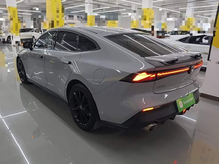Changan UNI-V 2022 1.5 T Premium — фото 5