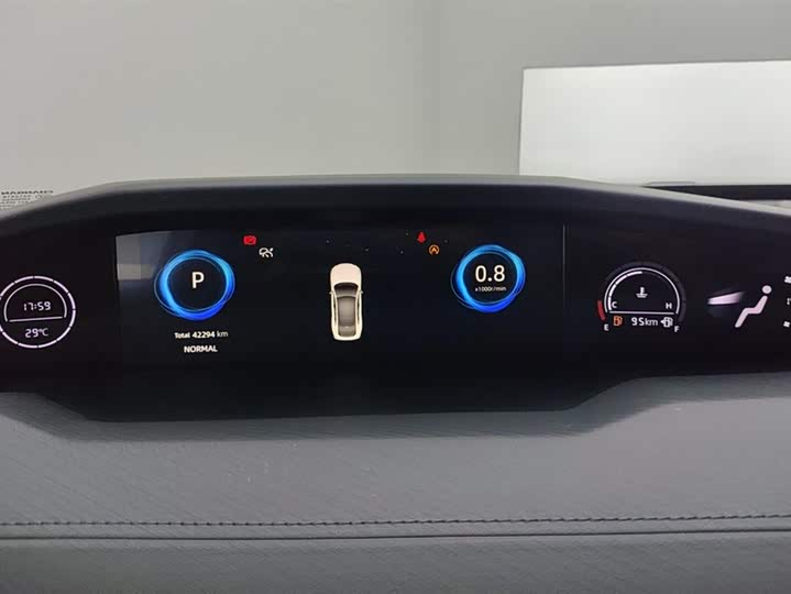 Changan UNI-V 2022 1.5 T Premium — фото 14
