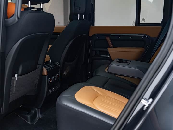 Land Rover Defender — фото 11