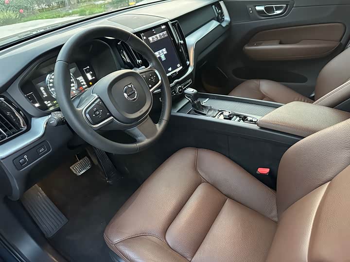 Volvo XC60 2021 T 5 4 WD — фото 12