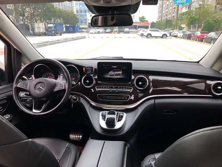 Mercedes-Benz V-Class 2018 V 260 L V — фото 9