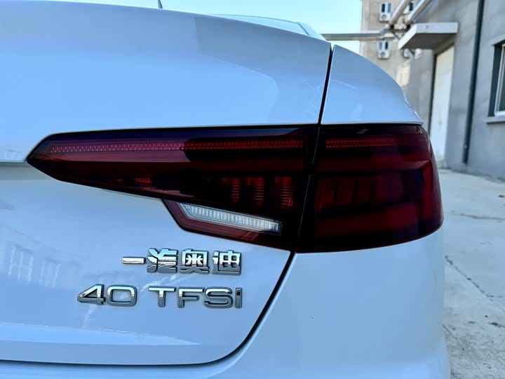 Audi A4L 2018 30 40 TFSI — фото 9