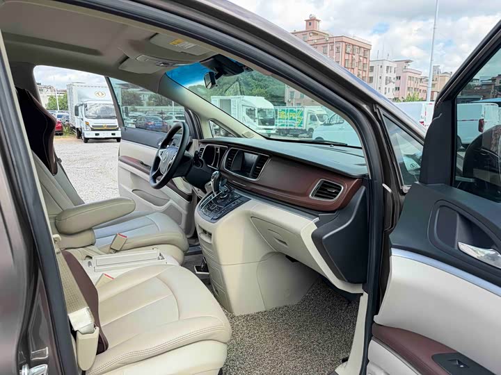 Buick GL8 25S комфорт V — фото 11