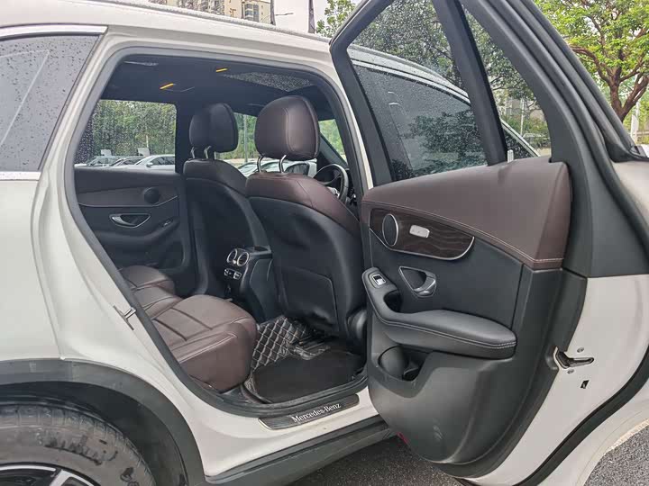 Mercedes-Benz GLC 2021 GLC 260 L 4 MATIC Luxury — фото 17