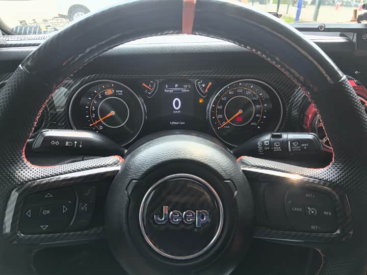 Jeep Wrangler — фото 14