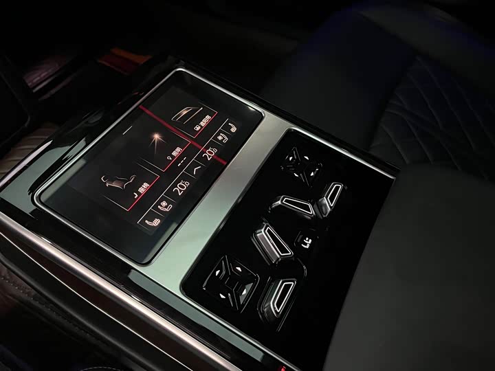 Audi A8 2023 A 8 L 50 TFSI quattro — фото 14