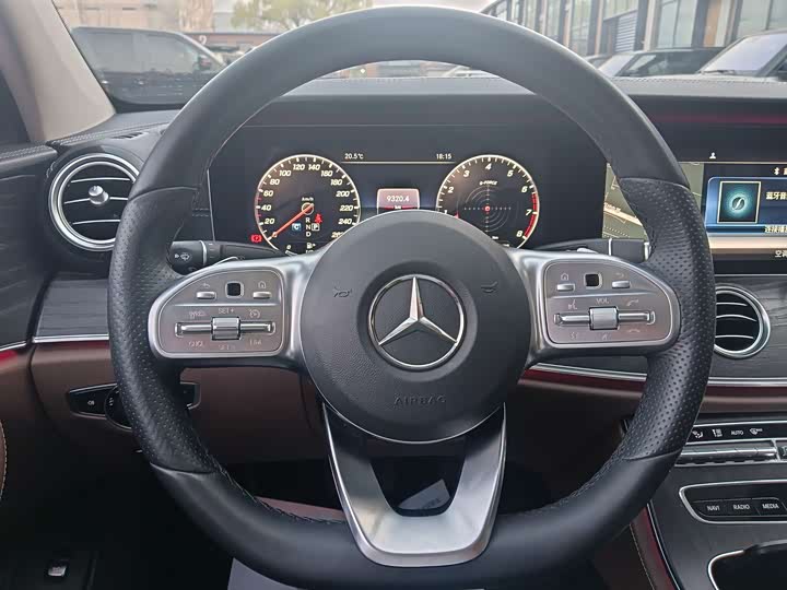 Mercedes-Benz E-Class 2020 E 300 L — фото 21