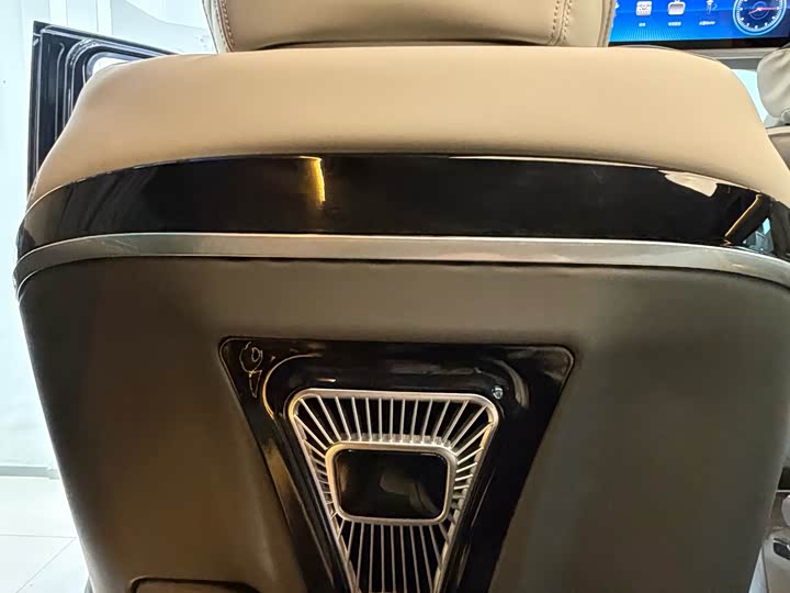Ford Tourneo — фото 13