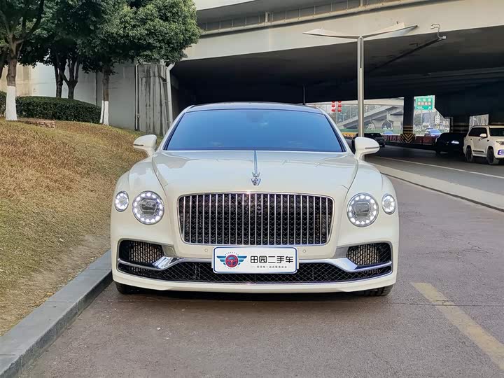Bentley Flying Spur — фото 2