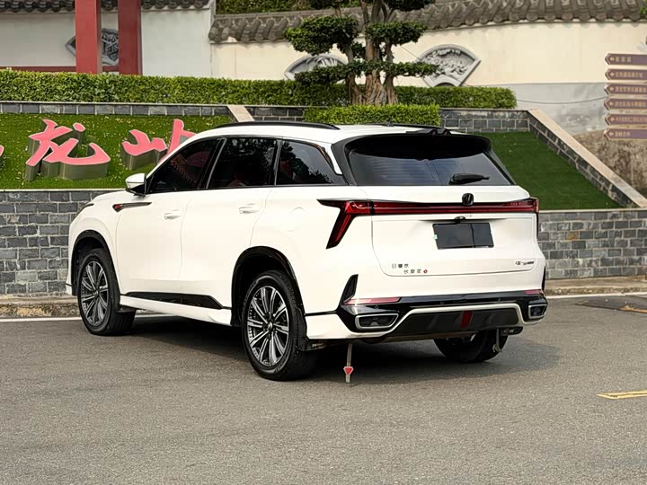 Changan CS75 PLUS 2023 2.0 T ATPremium — фото 9